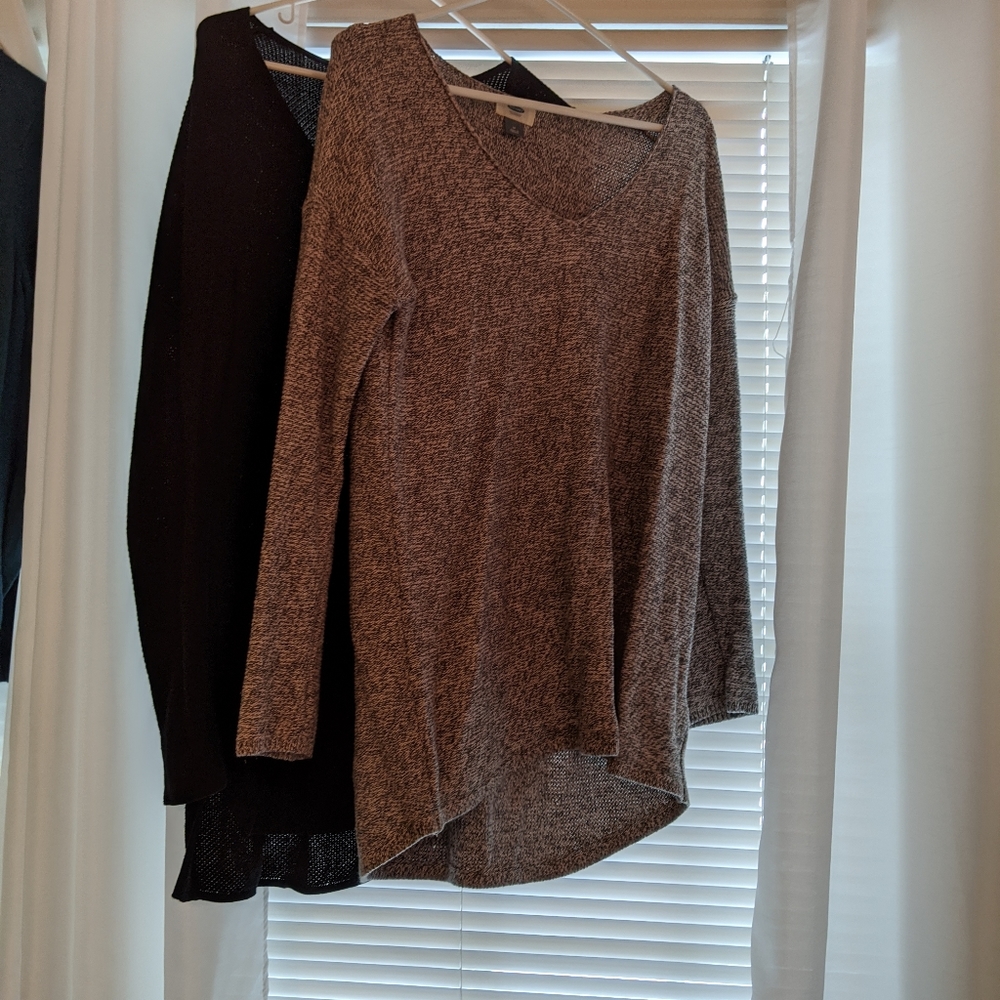 V neck old Navy sweaters